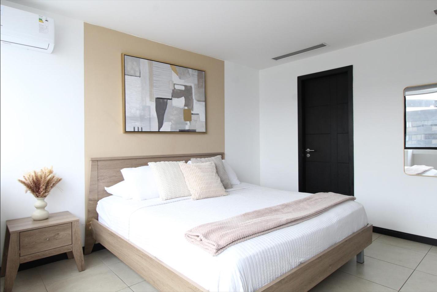 Puerto Santa Ana Luxury Suites Guayaquil Exterior photo