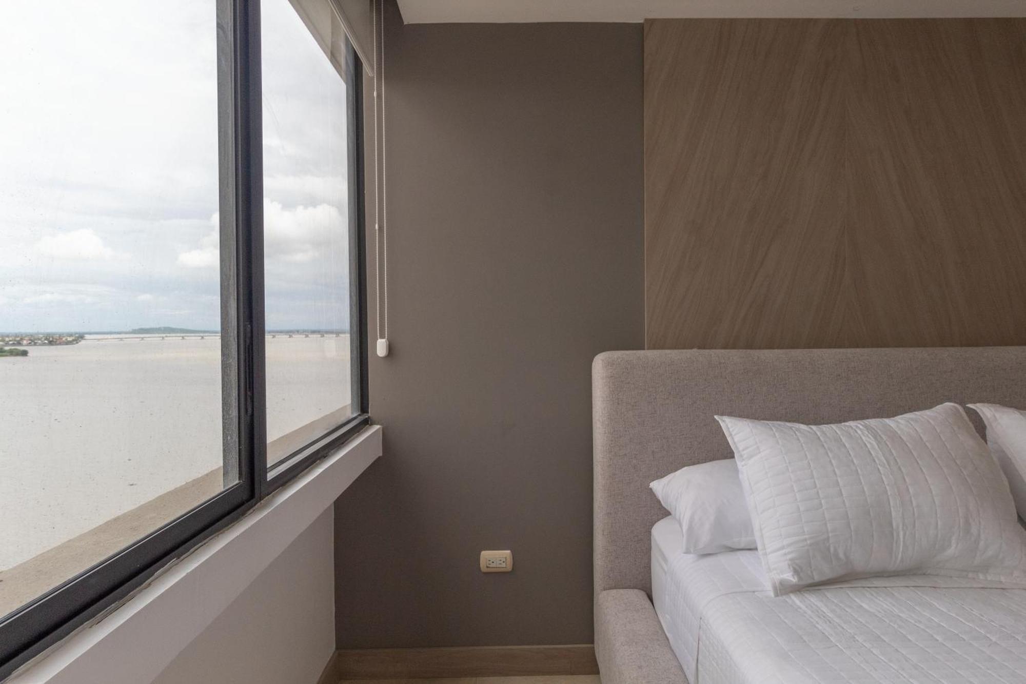 Puerto Santa Ana Luxury Suites Guayaquil Exterior photo